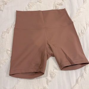 Lululemon 6” Wunder Train High-Rise Short